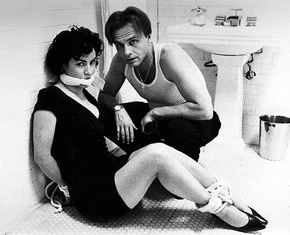 「バウンド」ジェニファー・ティリー & ジョー・パントリアーノの画像