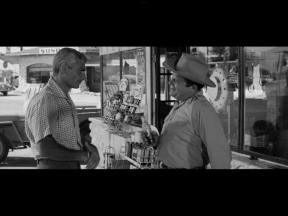 The Tattered Dress（原題）の画像