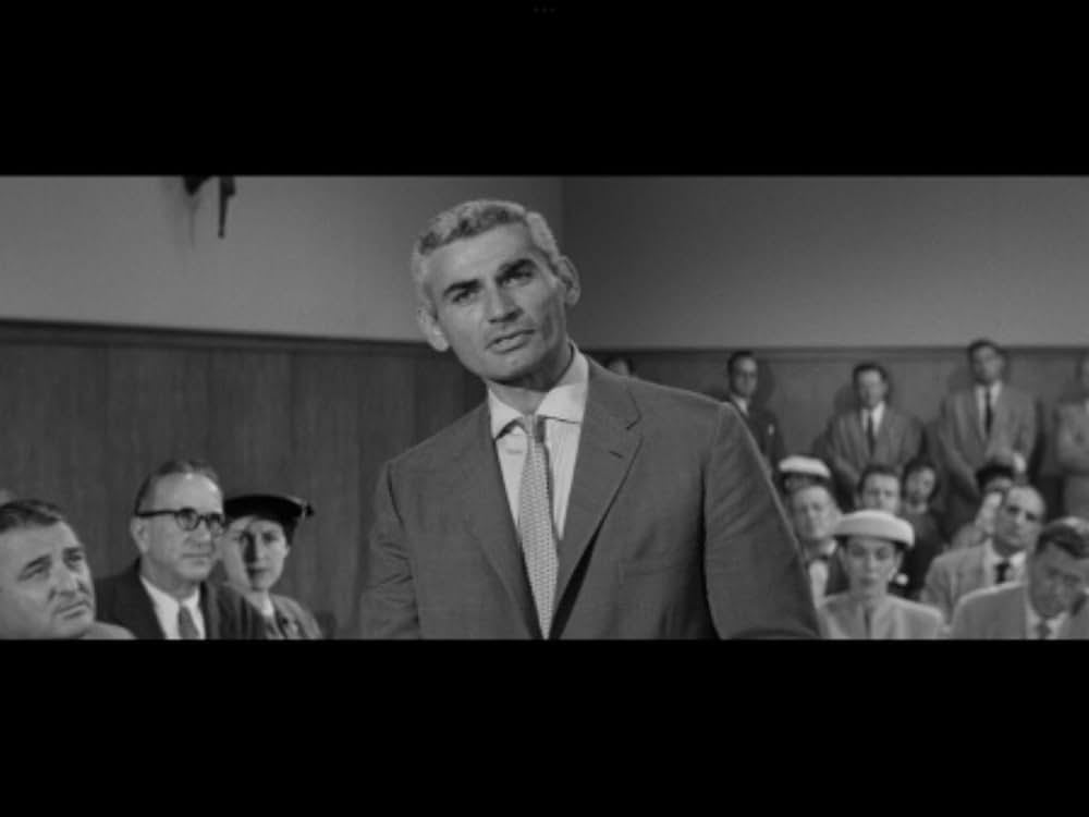 The Tattered Dress（原題）の画像