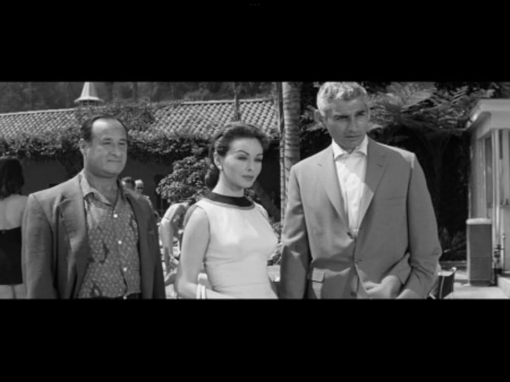 The Tattered Dress（原題）の画像