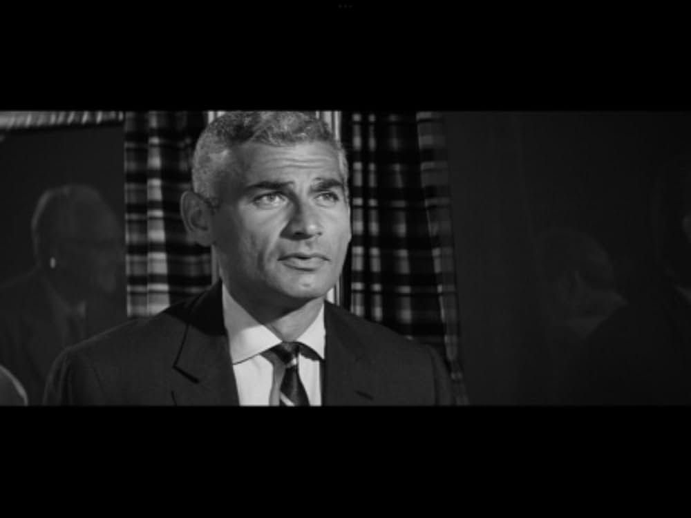 The Tattered Dress（原題）の画像