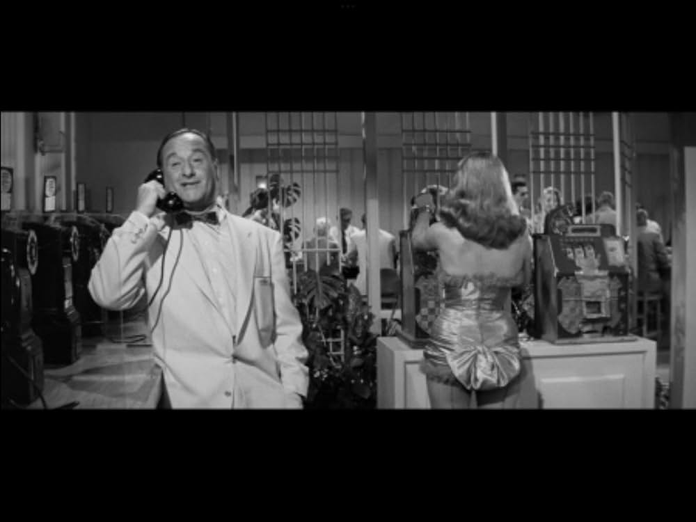 The Tattered Dress（原題）の画像