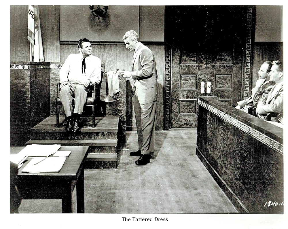 The Tattered Dress（原題）の画像