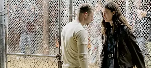 「デスマッチ 檻の中の拳闘」ジェイミー・ベル & マーガレット・クアリーの画像