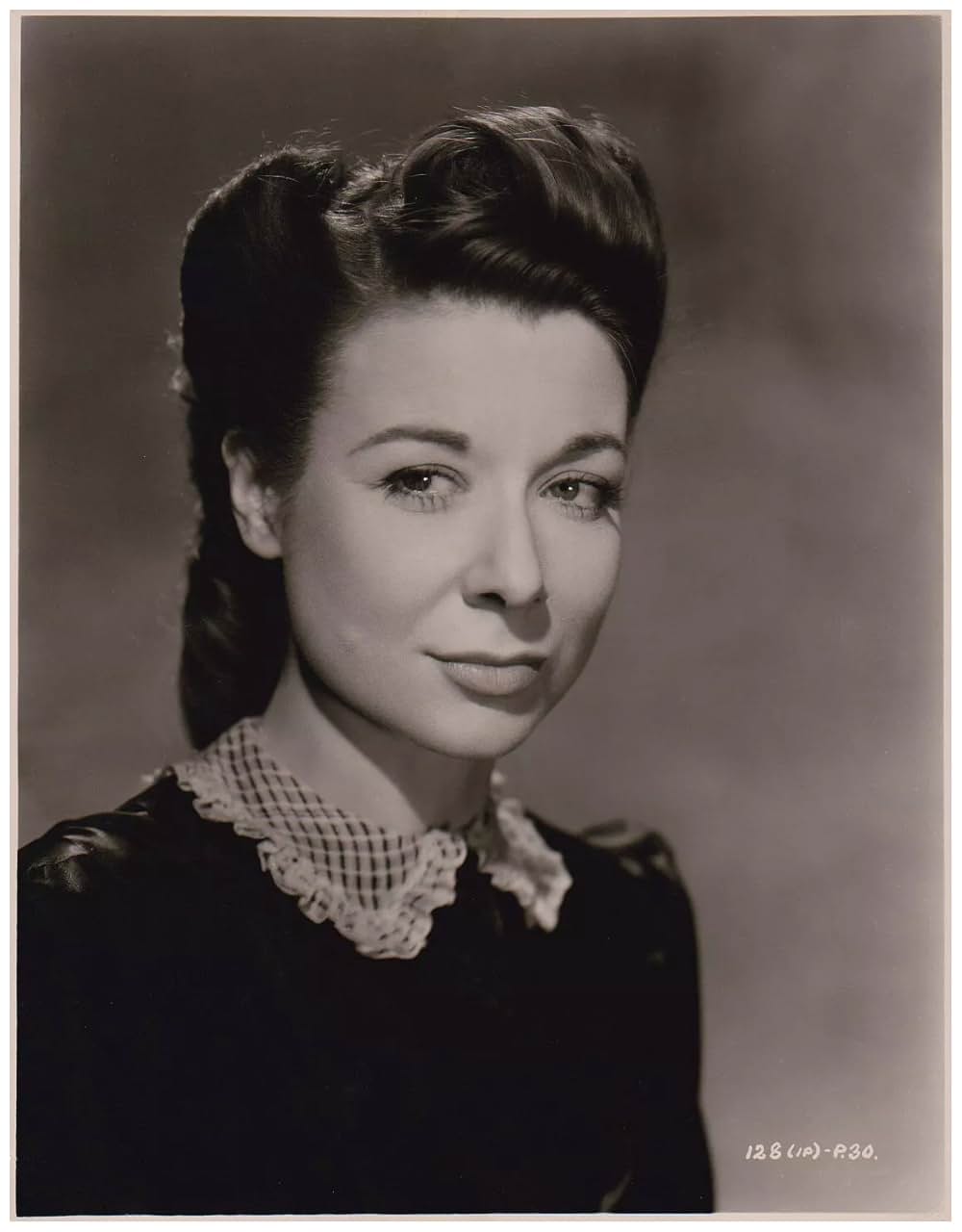 The Woman in the Hall（原題）の写真