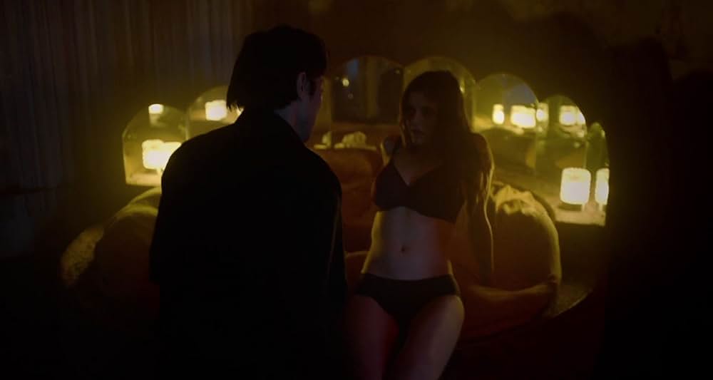 Lost Girls and Love Hotels（原題）の画像