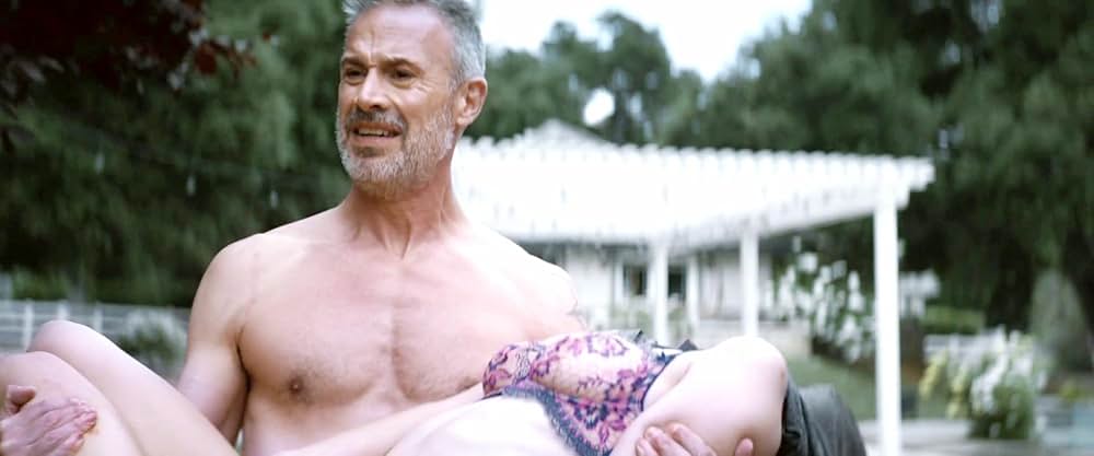 The Girl in the Pool（原題）の画像