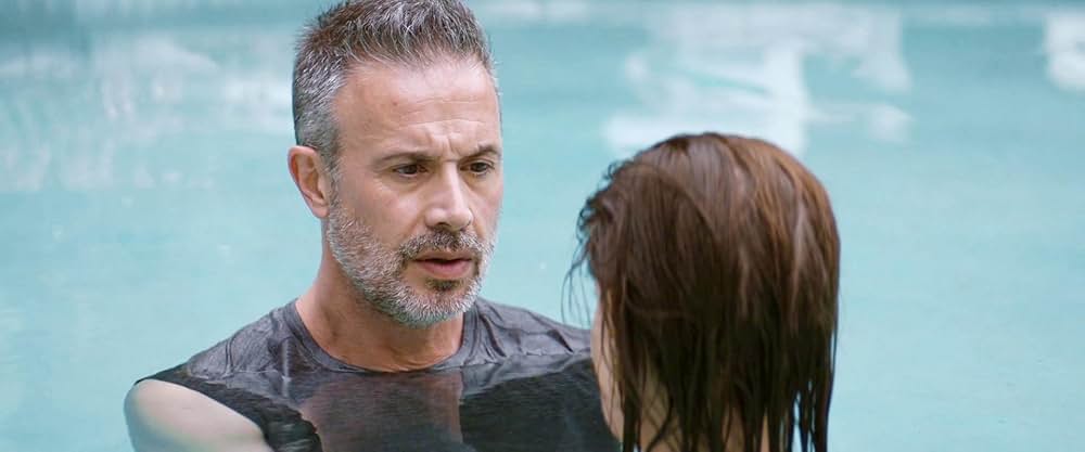 The Girl in the Pool（原題）の画像