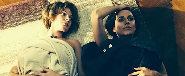 「レッド・エージェント 愛の亡命／愛の亡命」レベッカ・ファーガソン & アンチュ・トラウェの画像