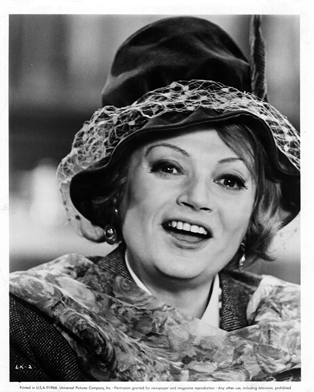 引き裂かれたカーテンの画像