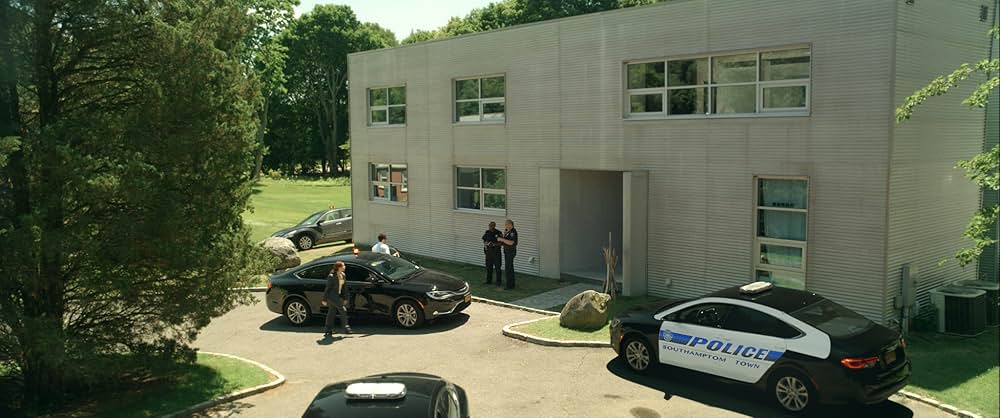 カネと詐欺師と男と女の画像