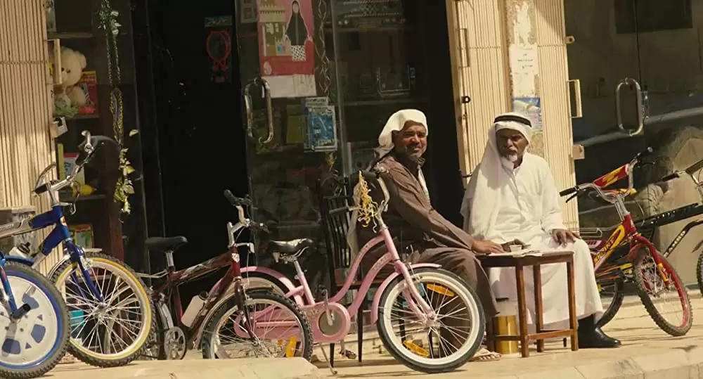 少女は自転車にのっての画像