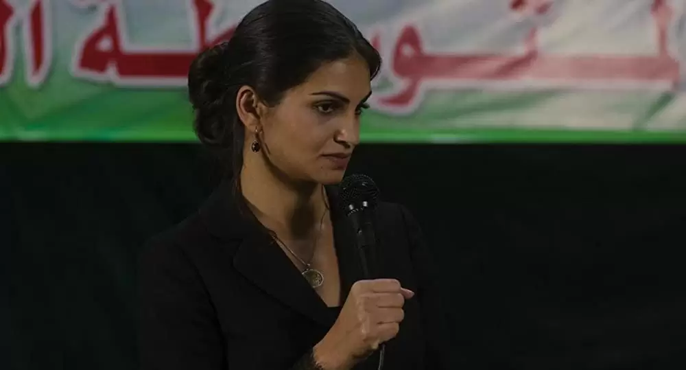 少女は自転車にのっての画像