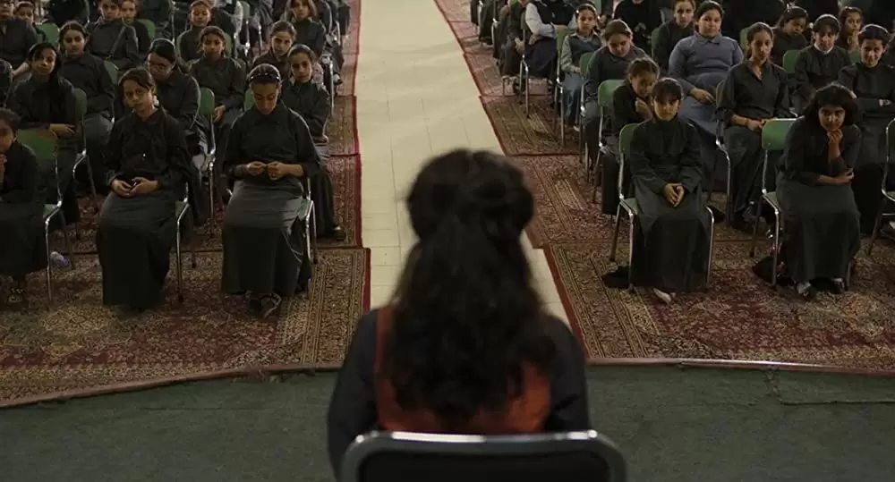 少女は自転車にのっての画像