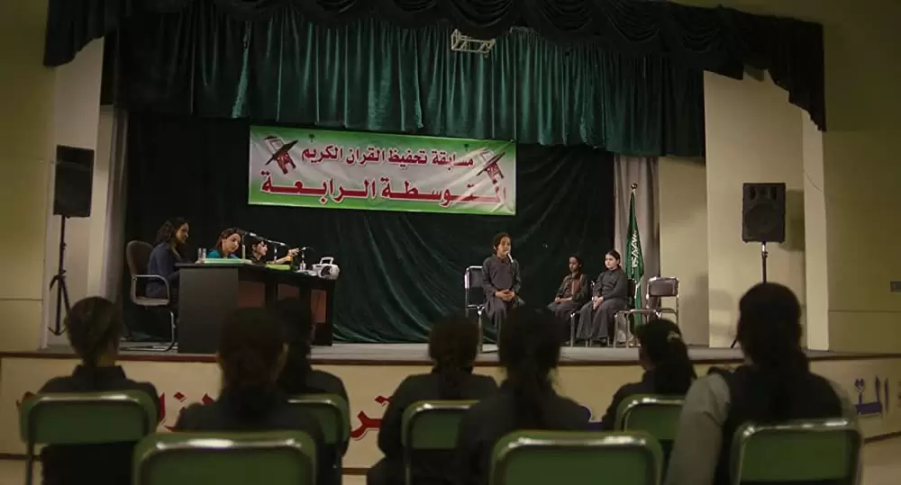 少女は自転車にのっての画像