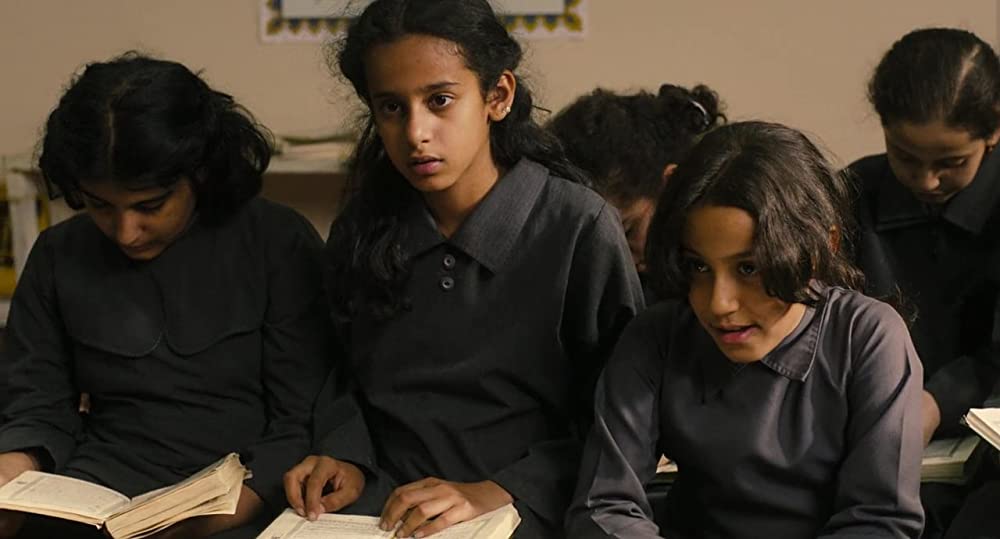 少女は自転車にのっての画像