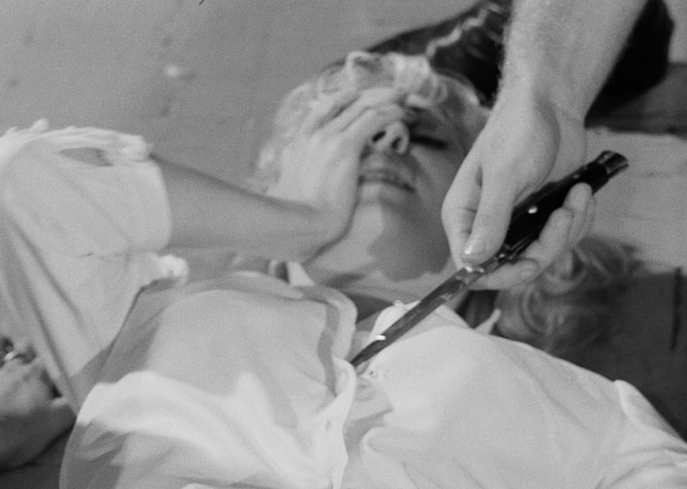 Satan's Bed（原題）の画像