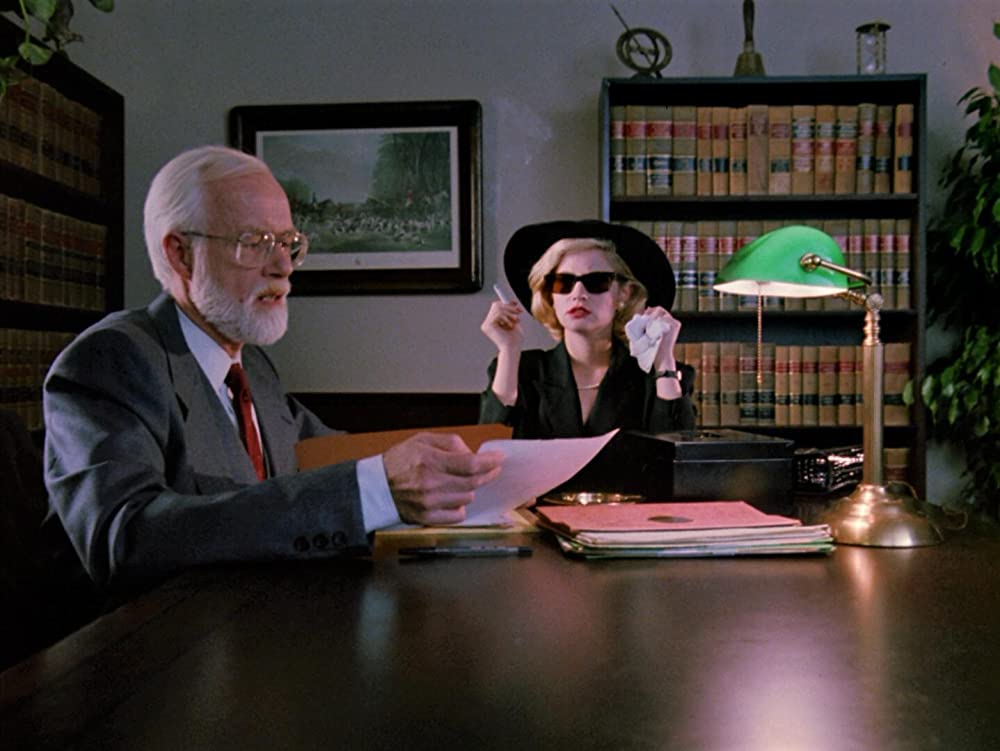 悪女の構図の画像