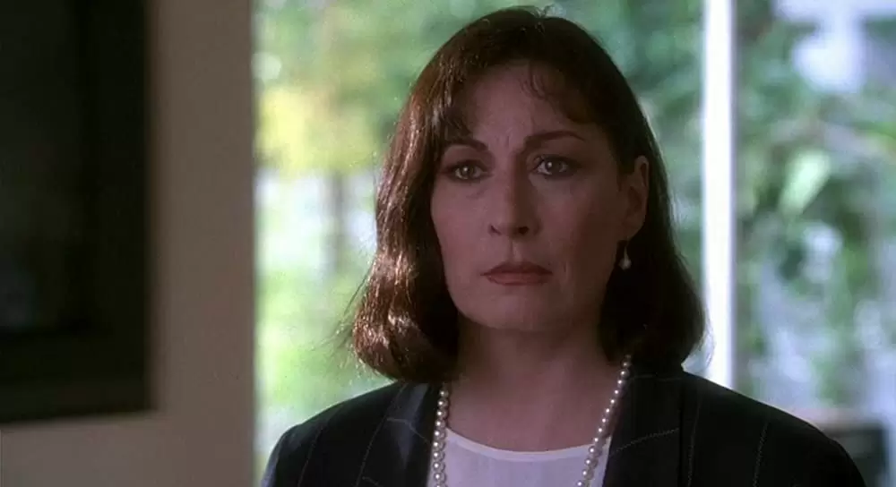 「クロッシング・ガード」アンジェリカ・ヒューストンの画像