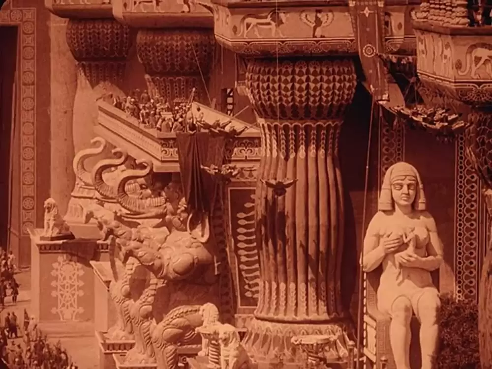 イントレランスの画像