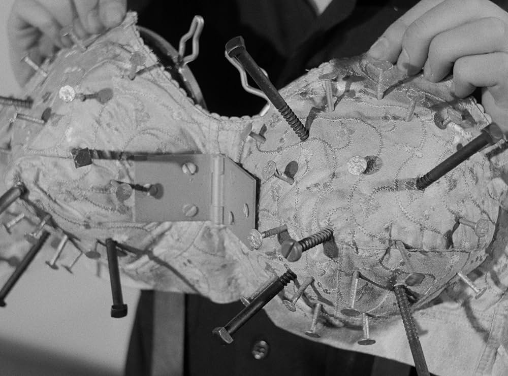 Scare Their Pants Off!（原題）の画像