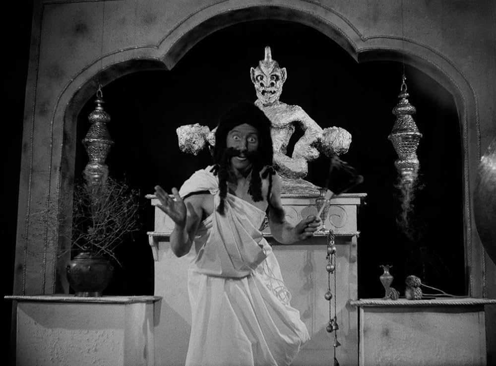 Scare Their Pants Off!（原題）の写真