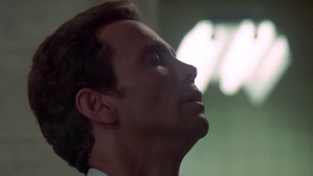 Man on a Swing（原題）の画像