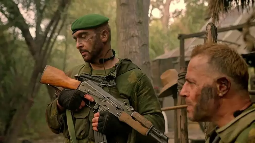 「マシンガン・ファーザー 悪党に裁きの銃弾を」ルイス・マンディロア & Dominique Vandenbergの画像