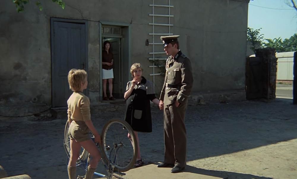 競技場の裸の男の画像