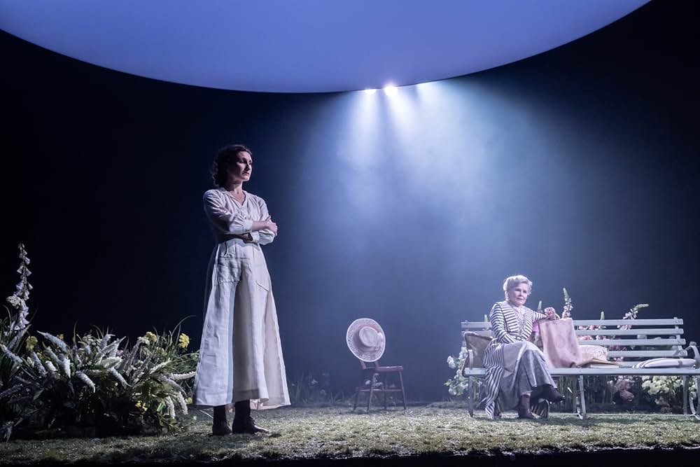 ナショナル・シアター・ライブ「ウォレン夫人の職業」の画像