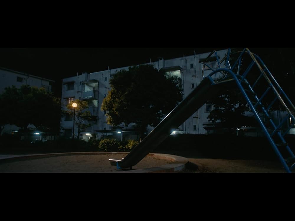 クロユリ団地の画像