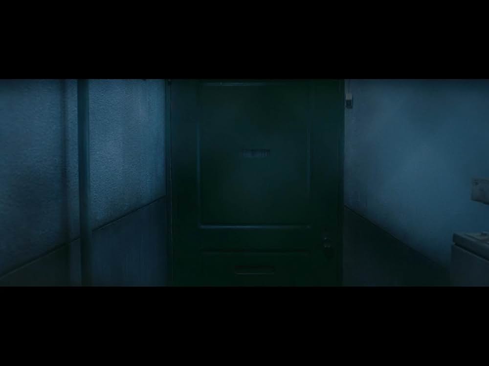 クロユリ団地の画像