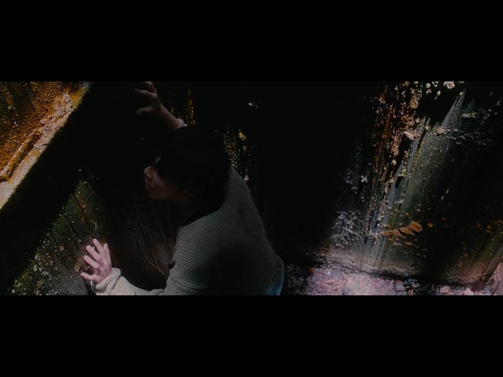 クロユリ団地の画像