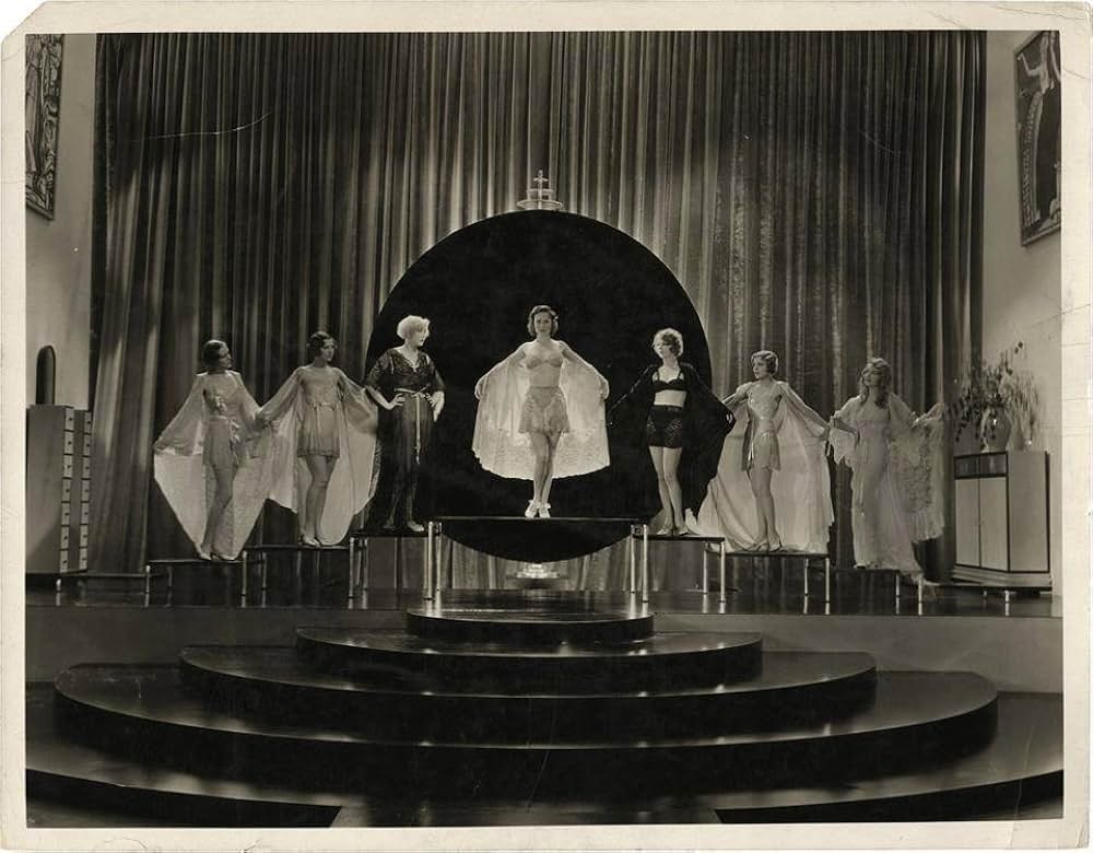 デパートの横顔の画像