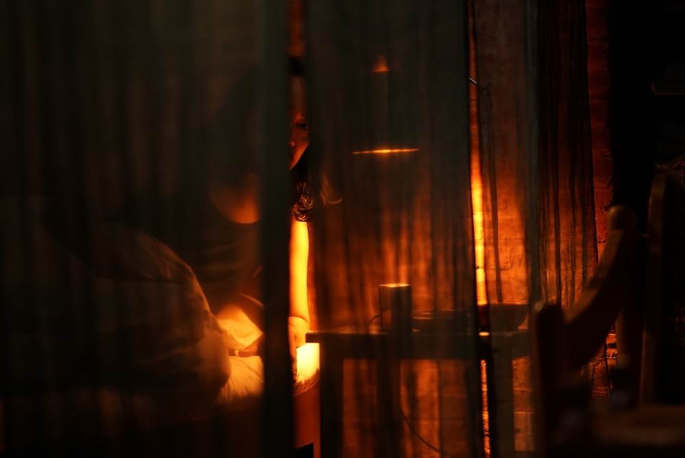 牙と髭のある女神をさがすの画像