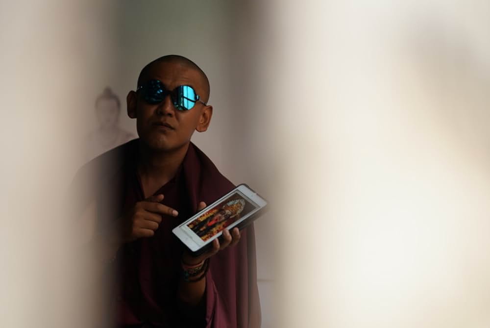 牙と髭のある女神をさがすの画像