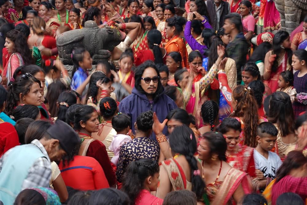 牙と髭のある女神をさがすの画像