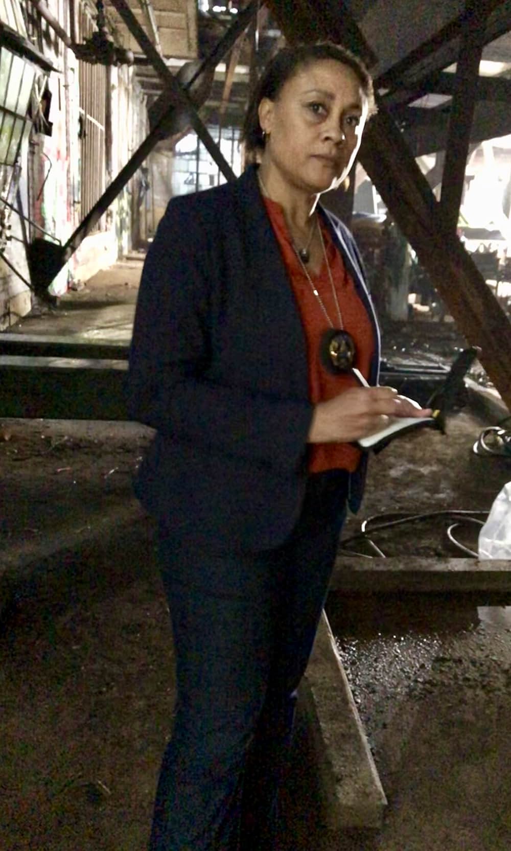 ブラック アンド ブルーの画像