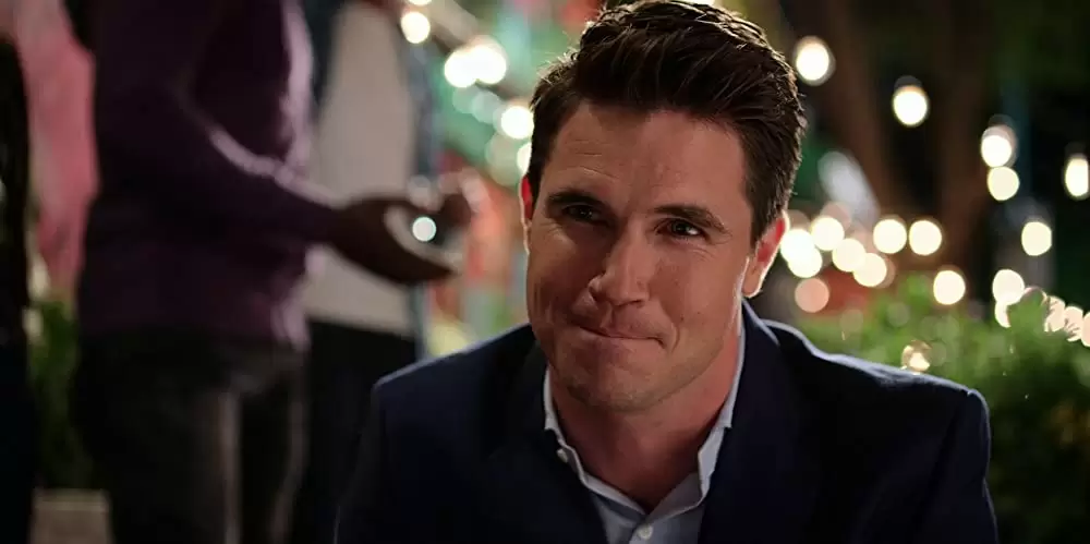 「デスペラードス 〜崖っぷち女子旅〜」ロビー・アメルの画像