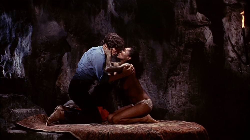 Night of the Cobra Woman（原題）の写真