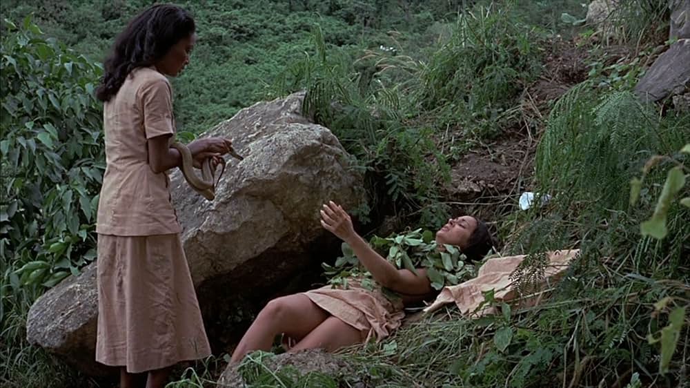 Night of the Cobra Woman（原題）の画像