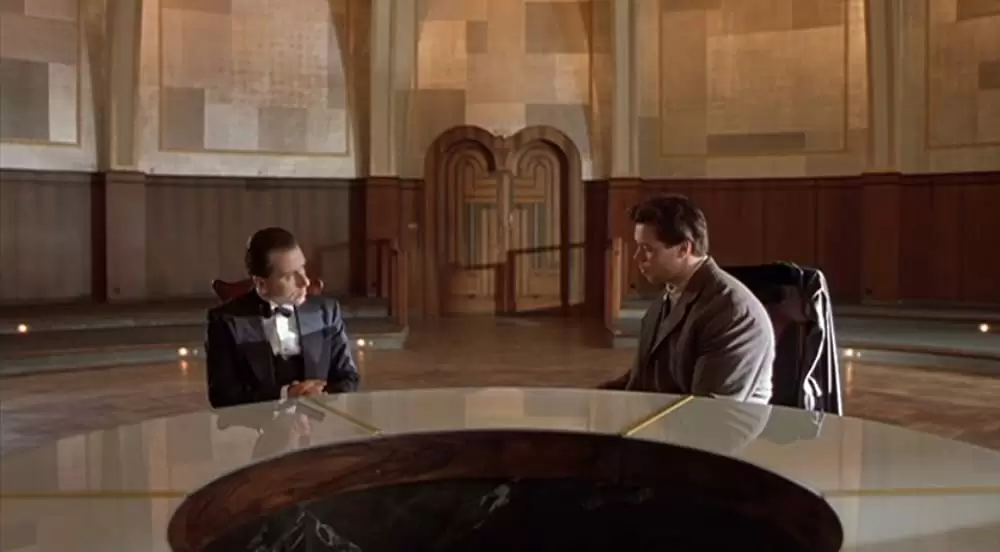 「神に選ばれし無敵の男」ティム・ロス & ヨウコ・アホラの画像