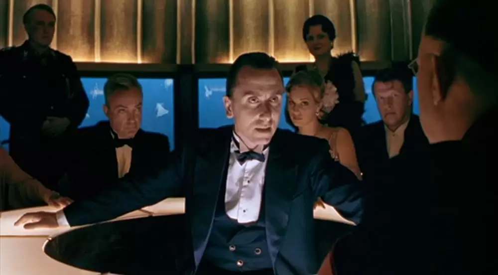 「神に選ばれし無敵の男」ティム・ロス & ウド・キアの画像