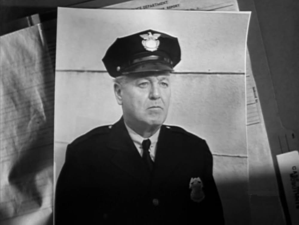 A Gun in His Hand（原題）の画像