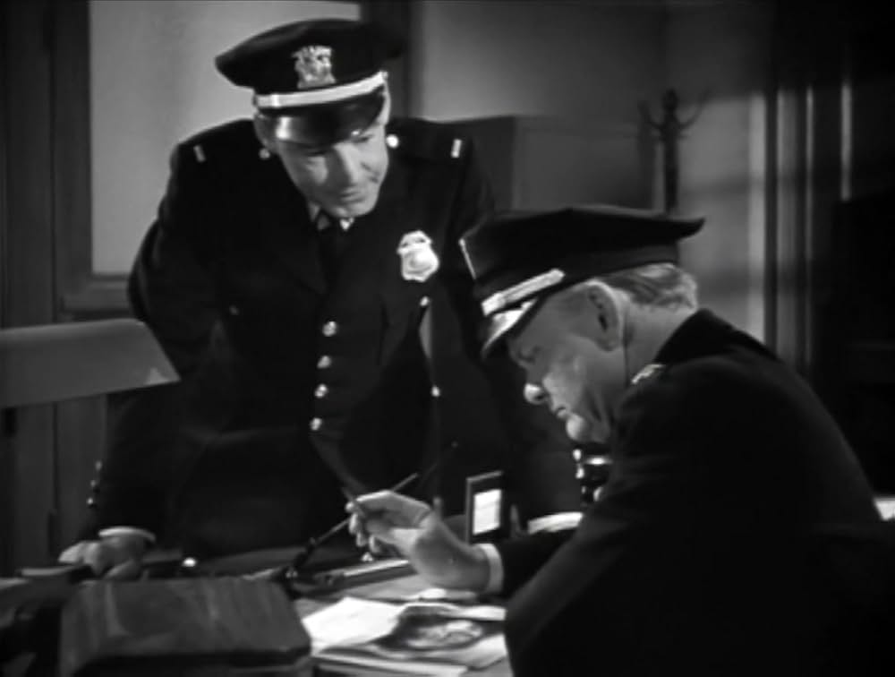 A Gun in His Hand（原題）の画像