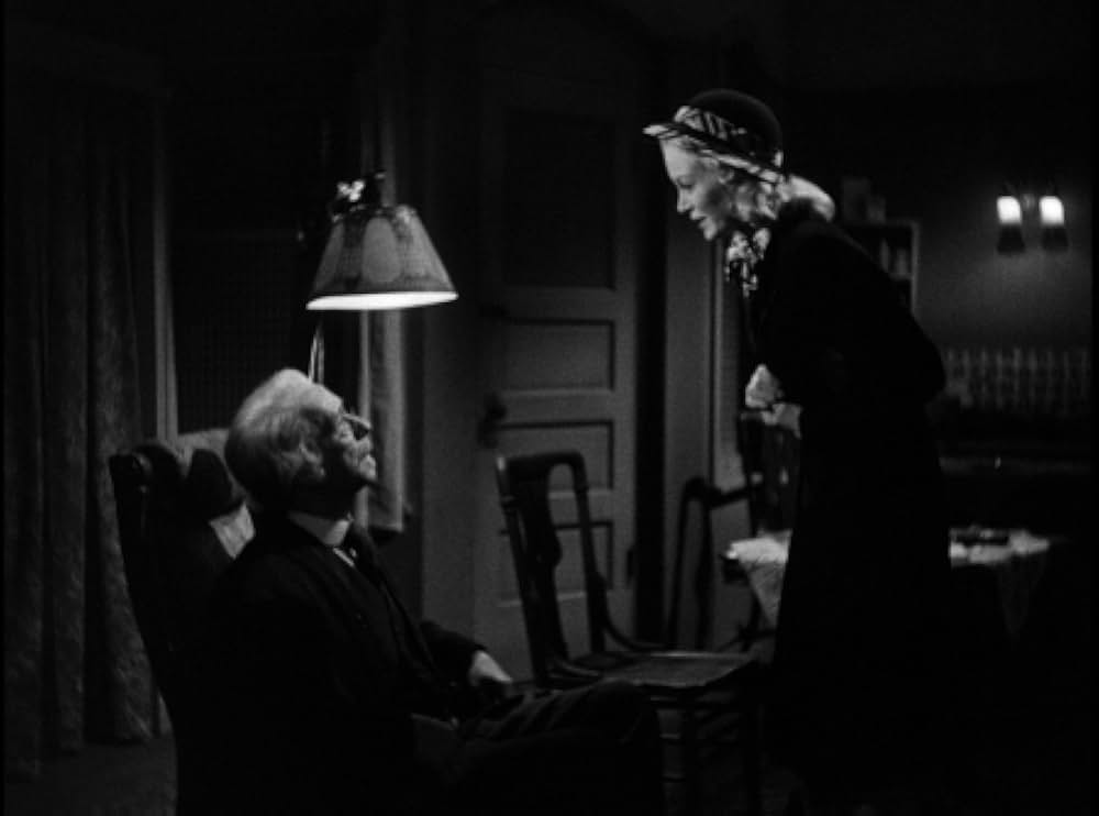 Mysterious Intruder（原題）の写真