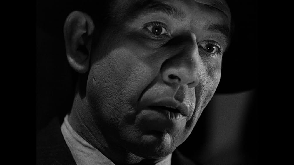 Mysterious Intruder（原題）の画像