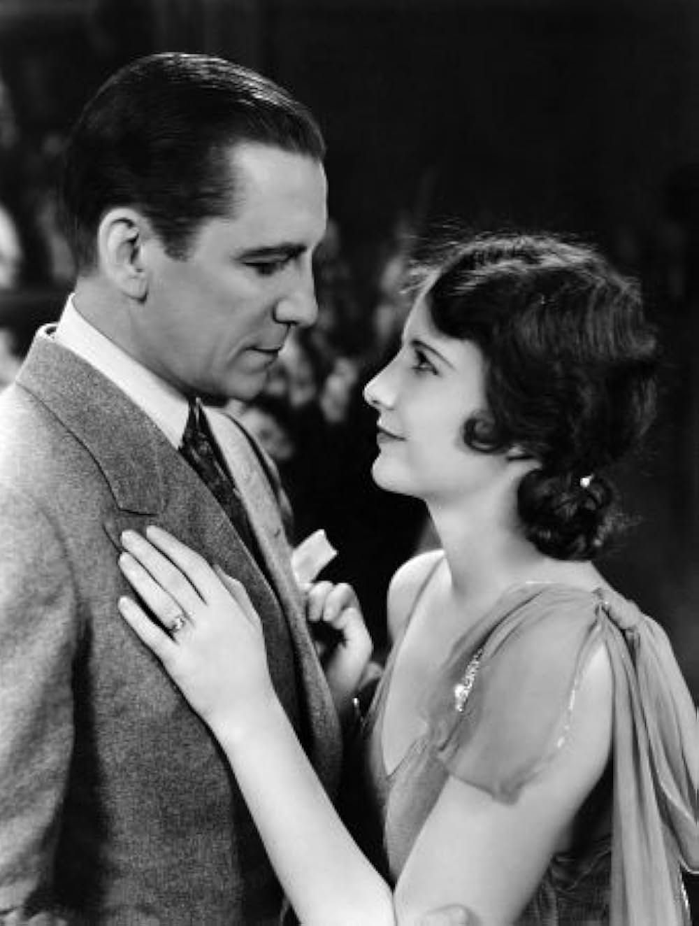 壁の中の声の画像