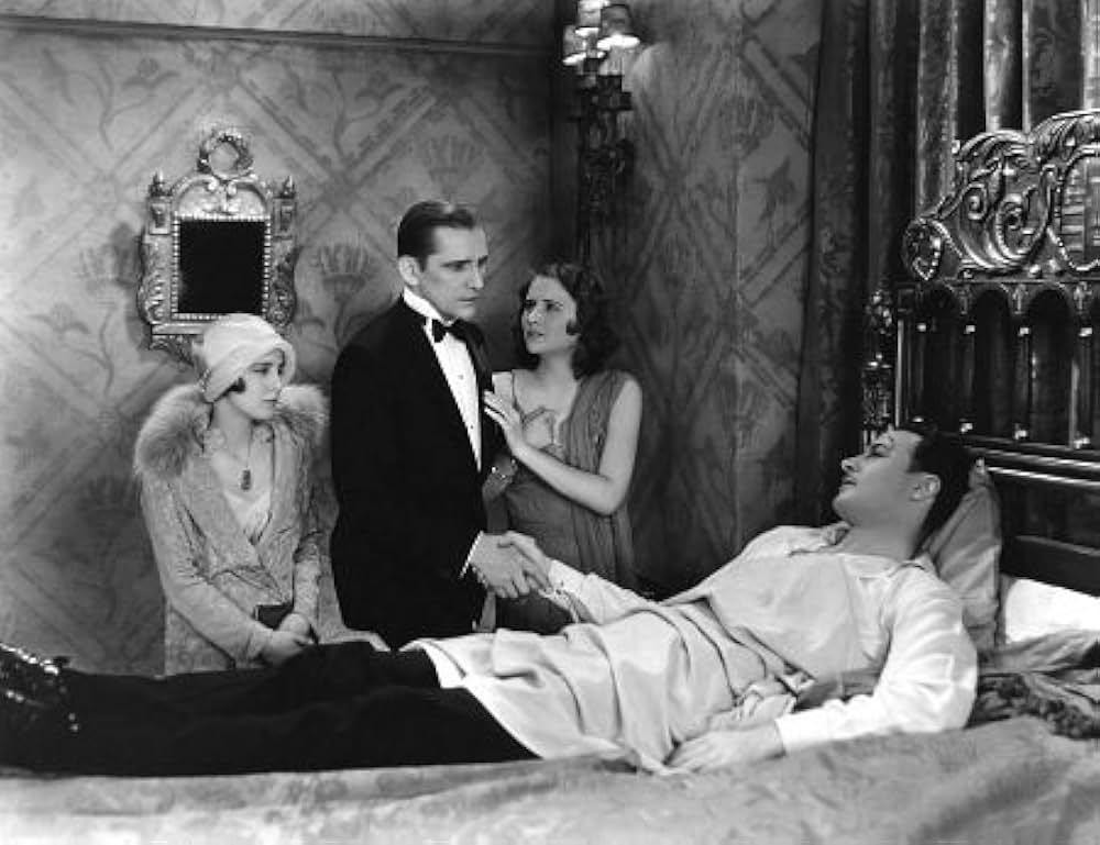 壁の中の声の画像