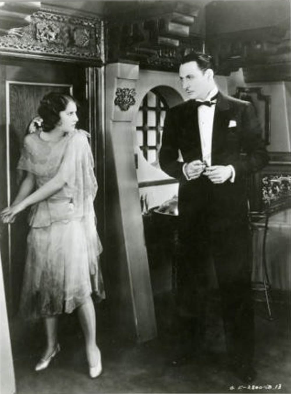 壁の中の声の画像